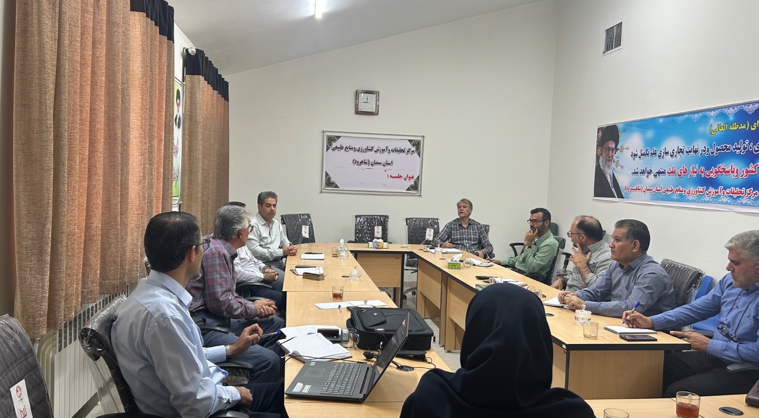 برگزاری جلسه کمیته فنی مرکز برای بررسی طرحهای پژوهشی و چالشهای تولید محصولات کشاورزی