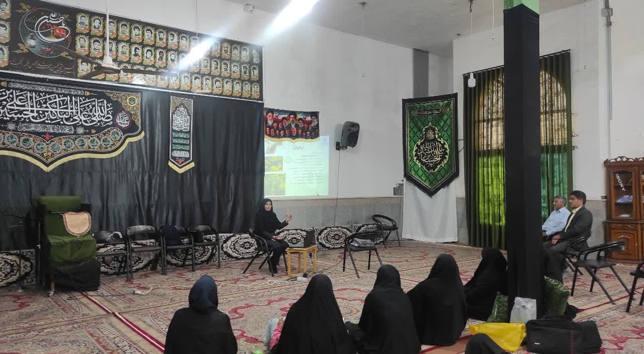 برگزاری کلاس آموزشی گیاهان دارویی منطقه با آموزش عملی عرقگیری نعنا در روستای میقان