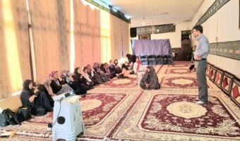برگزاری کلاس آموزشی فراوری محصولات خانگی در روستای صالح‌آباد زیر استاق