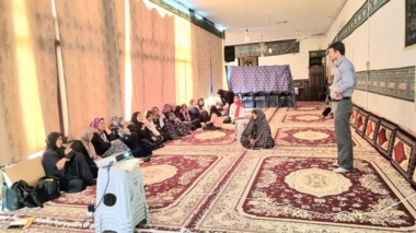برگزاری کلاس آموزشی فراوری محصولات خانگی در روستای صالح‌آباد زیر استاق